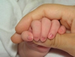 Babys Fingernägel pflegen