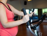 Schwangerschaft und Fitness - aber bitte nicht übertreiben