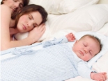 Wie schläft das Neugeborene gut und beschützt?