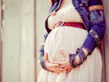 Die ersten Schwangerschaftsmonate: Gut gekleidet auch ohne Umstandsmode