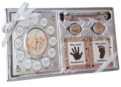 Das Geschenkset Erinnerungsbox an Taufe und Babyzeit bestellen