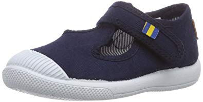 Die zeitlosen Baby-Sneakers von KRAVAT bestellen