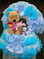 XL Windeltorte Winnie Pooh mit Ferkel im Arm und Babys 1.Kleidung Geburtstag,Taufe,Geburt