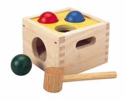 Plan Toys 9424 - Kugel Schlagkasten